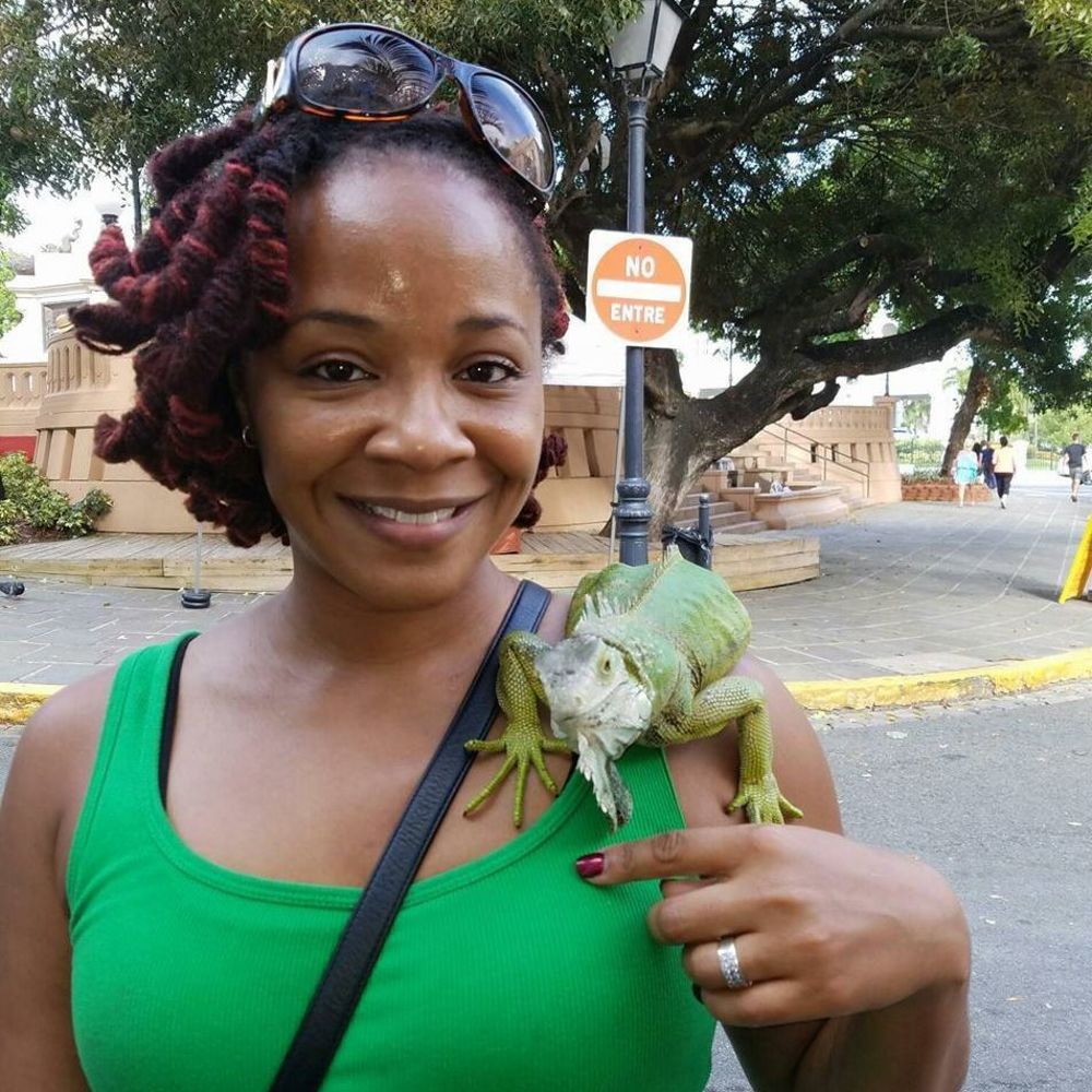 Meet your Posher, Crystal